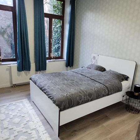 Apartamento Au Pied Du Theatre Verviers Exterior foto
